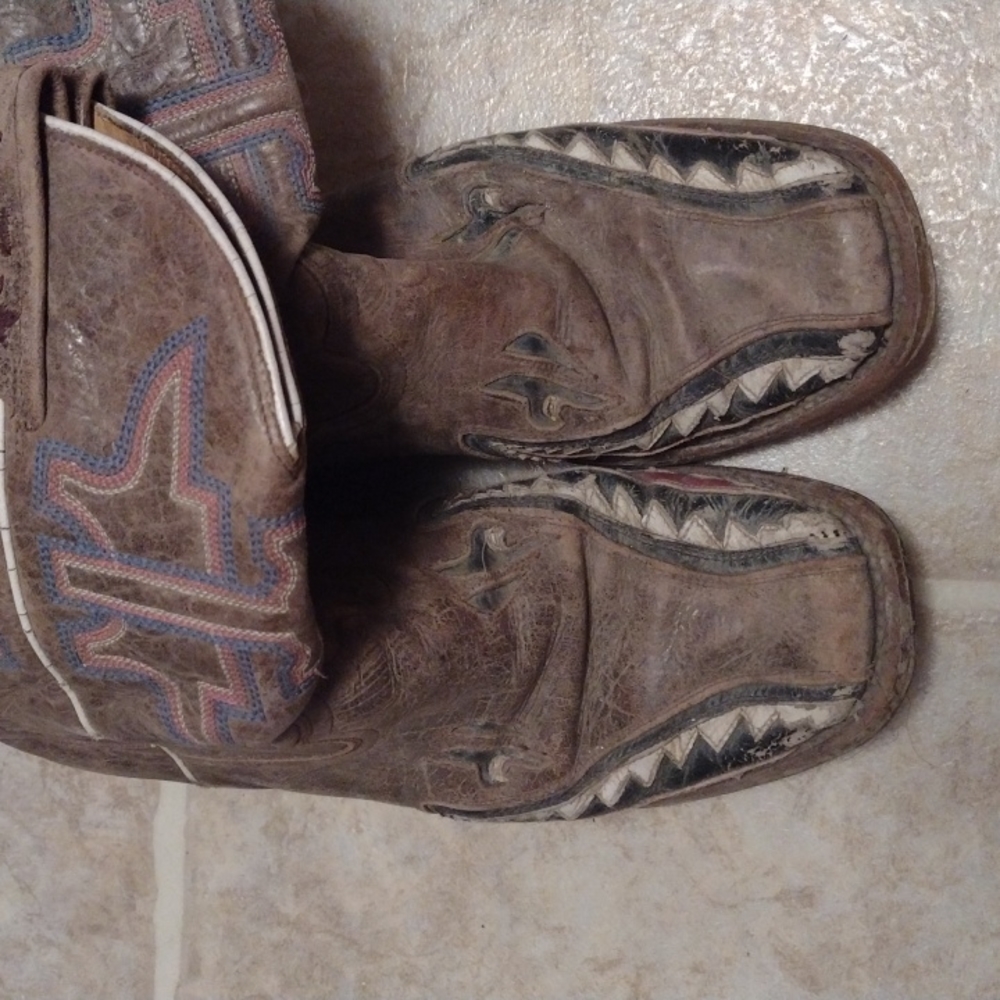 Tin Haul Boots they are the size 8 man eater edition